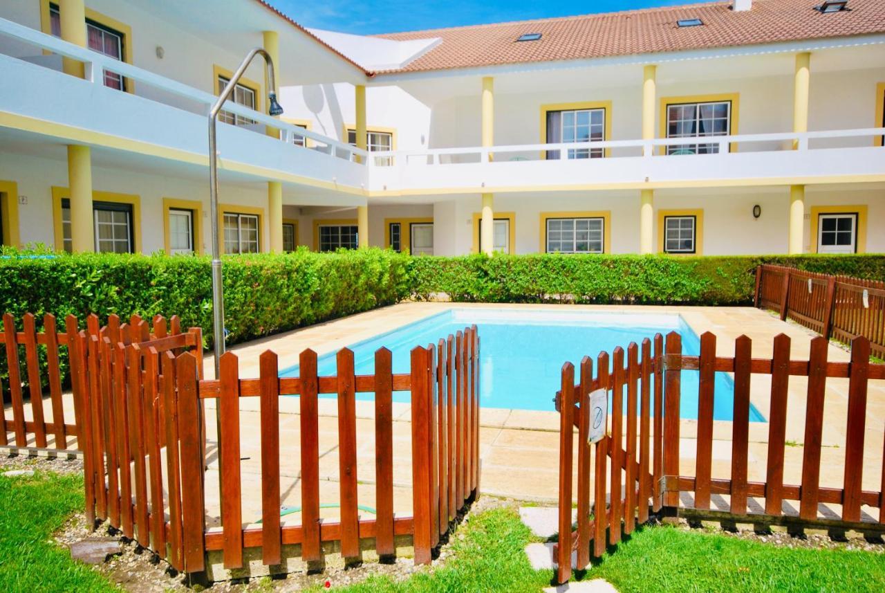 Casa Pedro - Baleal Beach, Balcony, Pool Exterior foto