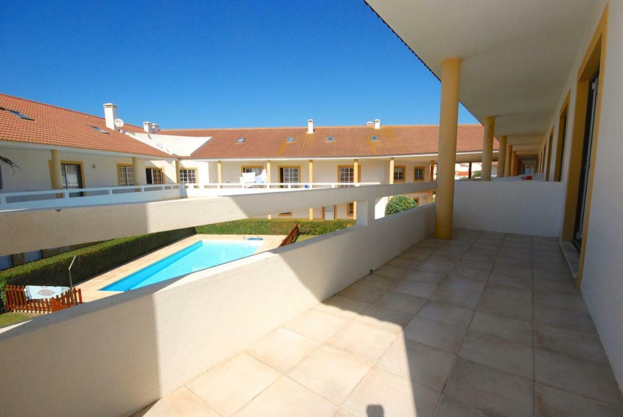 Casa Pedro - Baleal Beach, Balcony, Pool Exterior foto